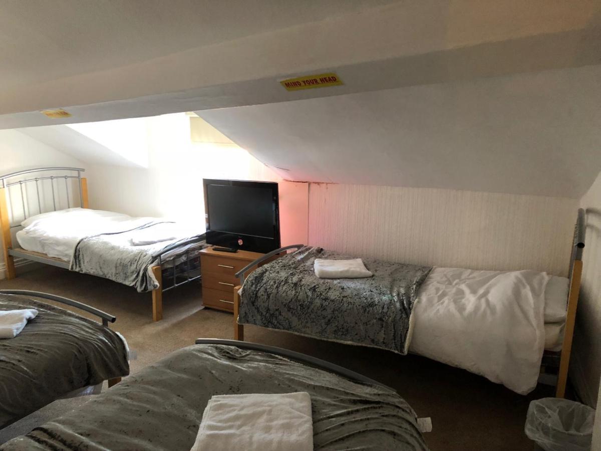 The Banjo Guesthouse Bootle  Room photo